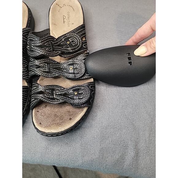 Clarks Sandals Black Leather Triple Strap Women’s 9 Luxe Comfort Coastal Resort - Picture 6 of 10